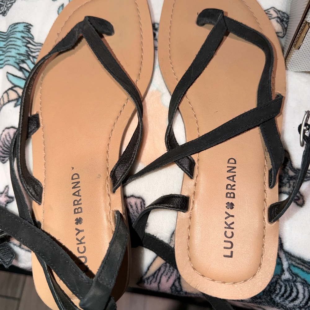 Lucky Brand Black Strappy Tan Footbed Sandals
